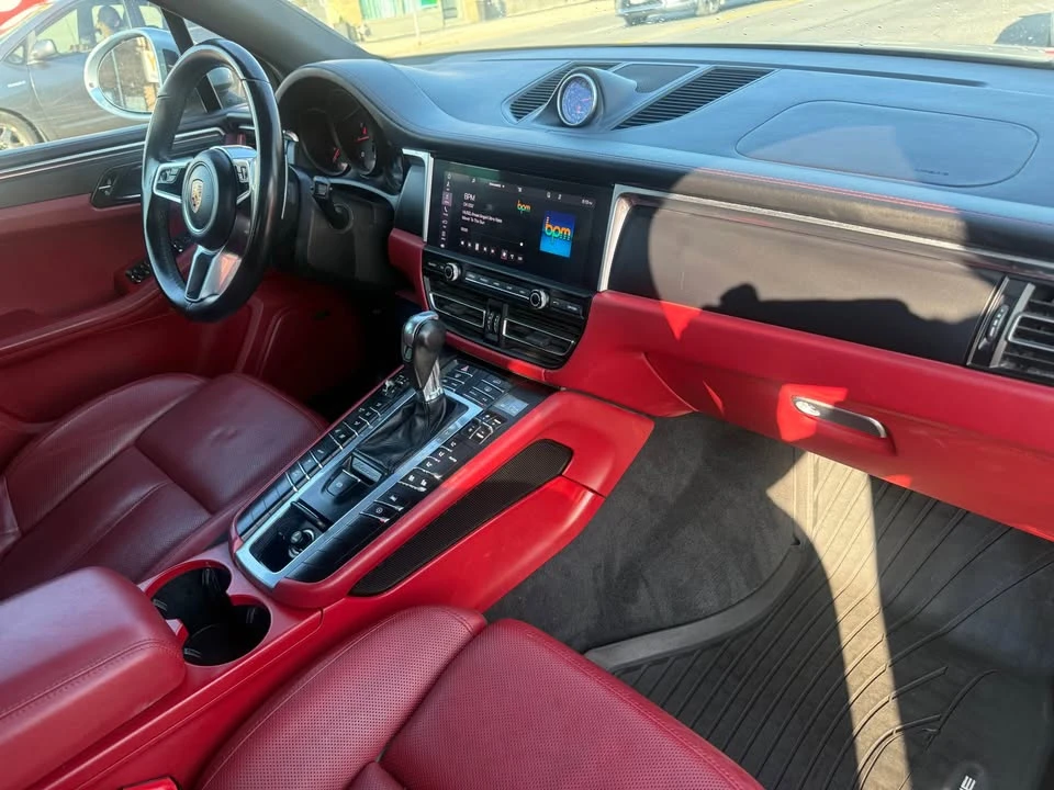 2019 Porsche Macan - Image 8 of 11