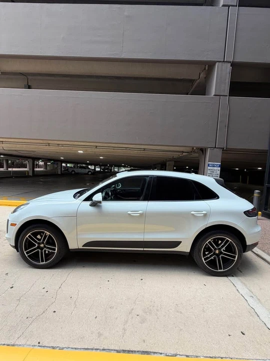 2019 Porsche Macan - Image 10 of 19