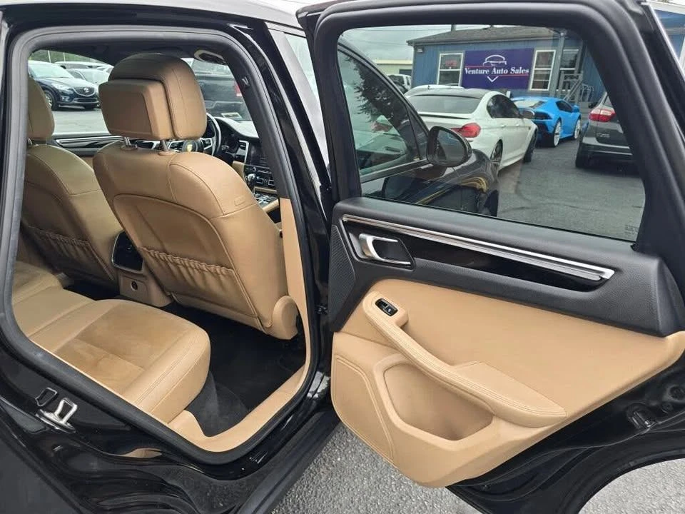 2019 Porsche Macan - Image 12 of 20