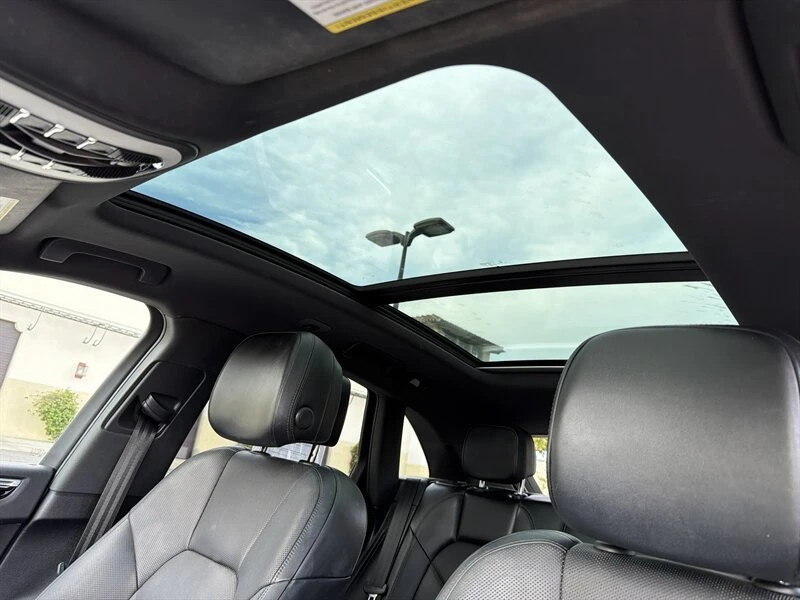 2019 Porsche Macan - Image 13 of 20