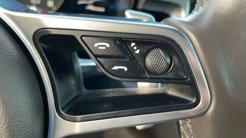 2019 Porsche Macan - Image 13 of 20