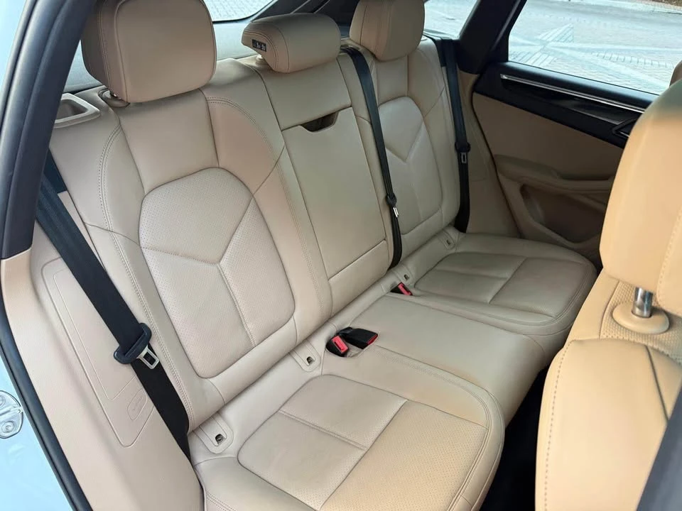 2019 Porsche Macan - Image 18 of 20