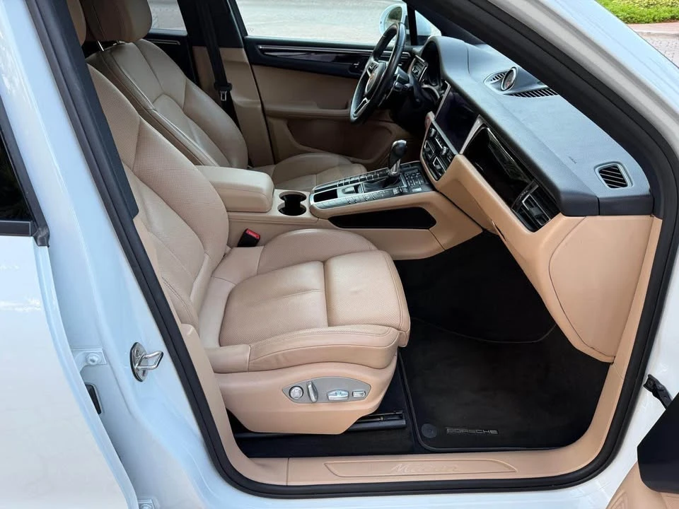 2019 Porsche Macan - Image 11 of 20