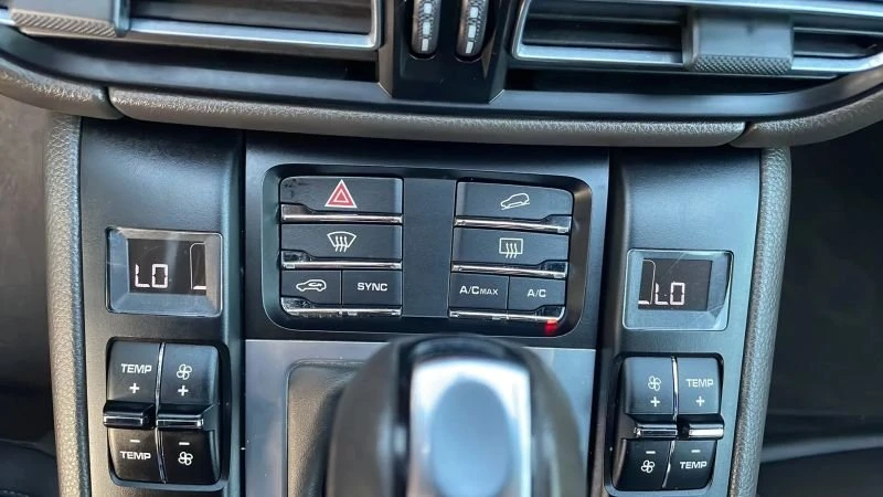 2019 Porsche Macan - Image 16 of 20