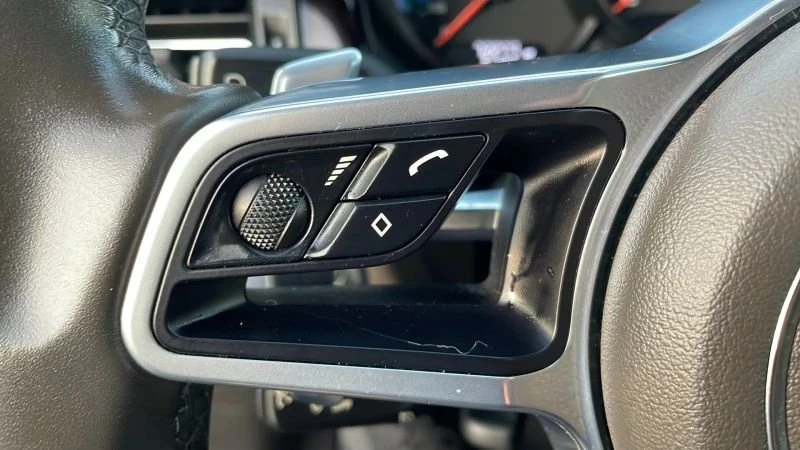 2019 Porsche Macan - Image 12 of 20