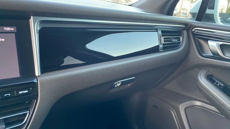 2019 Porsche Macan - Image 18 of 20