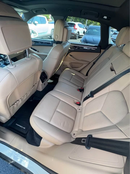 2019 Porsche Macan - Image 11 of 12