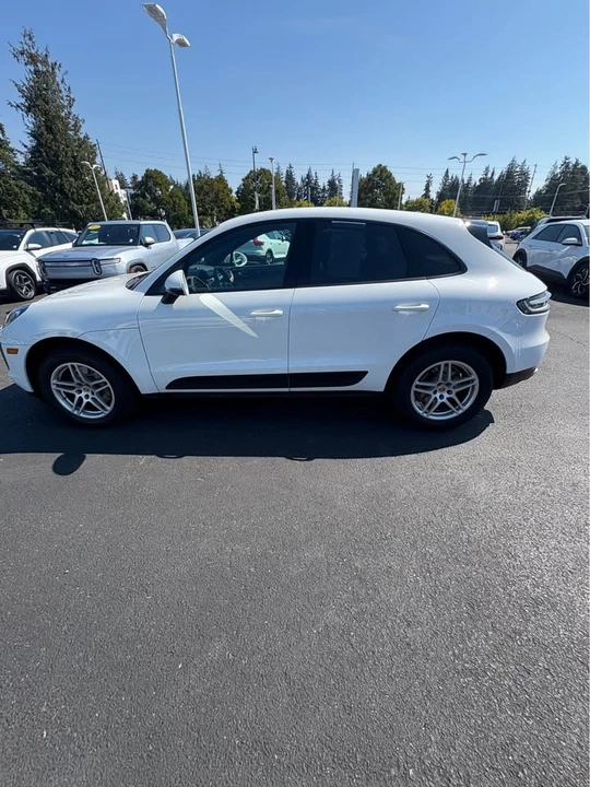 2019 Porsche Macan - Image 10 of 12