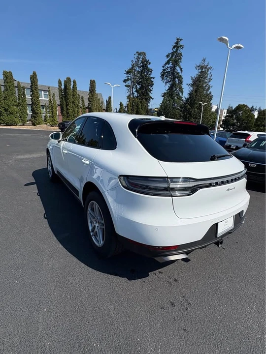 2019 Porsche Macan - Image 9 of 12