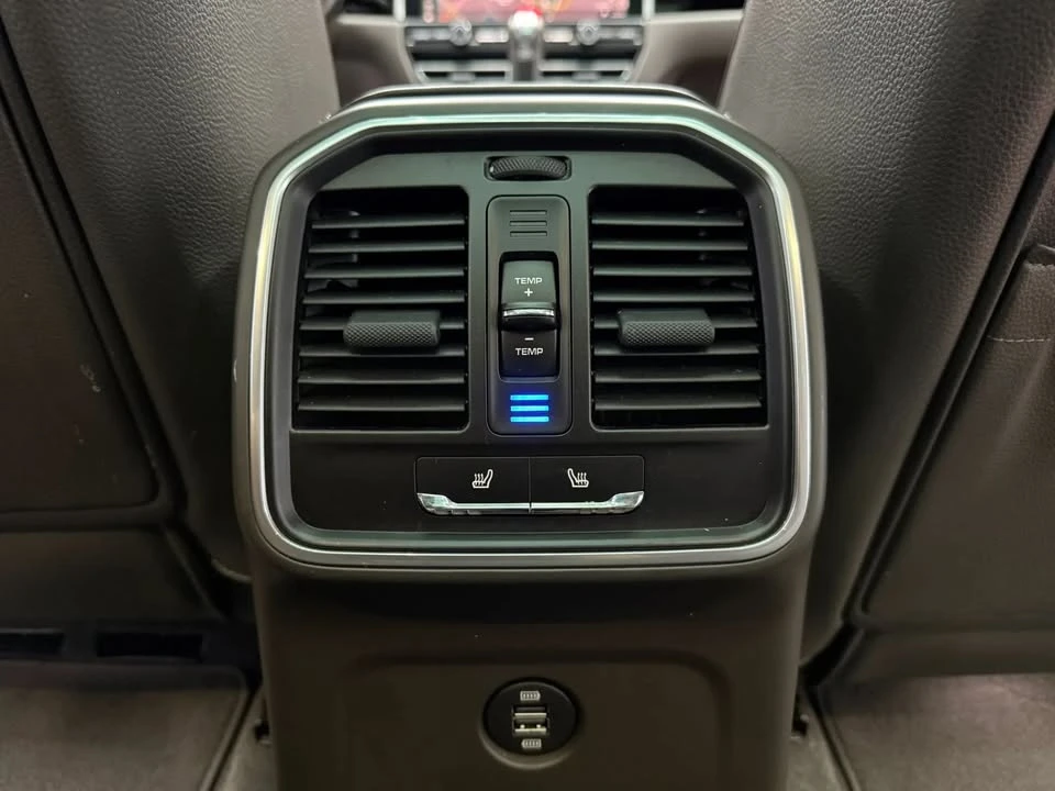 2019 Porsche Macan - Image 17 of 20