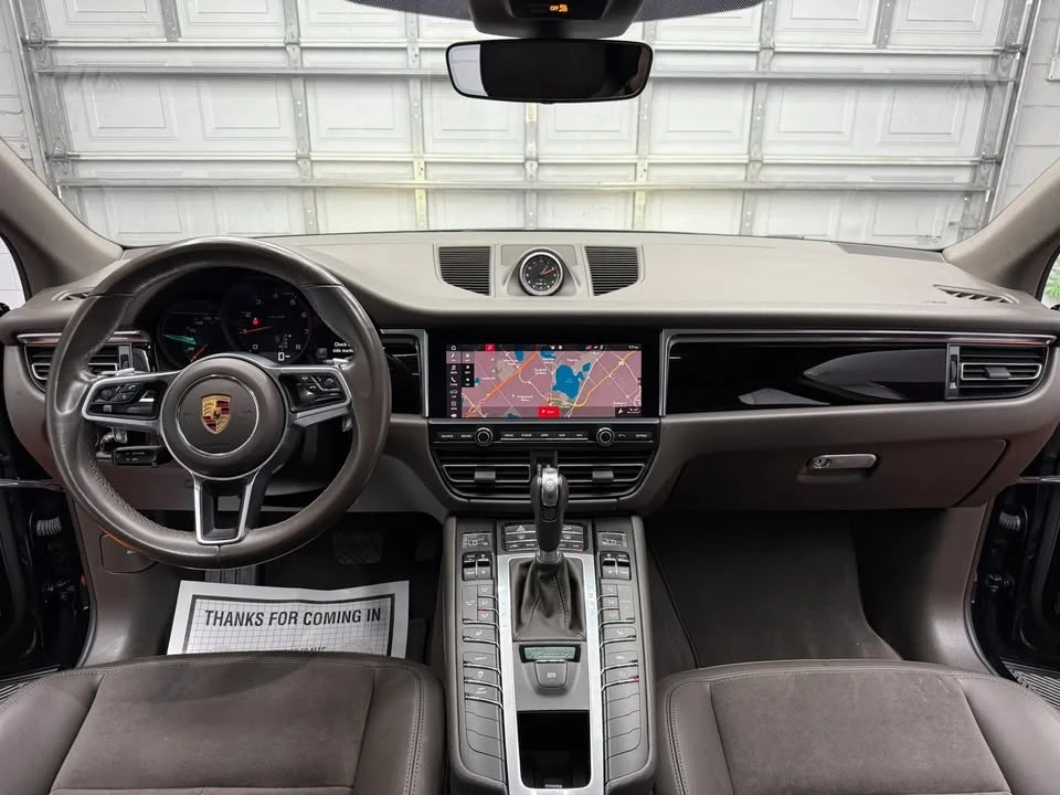 2019 Porsche Macan - Image 18 of 20
