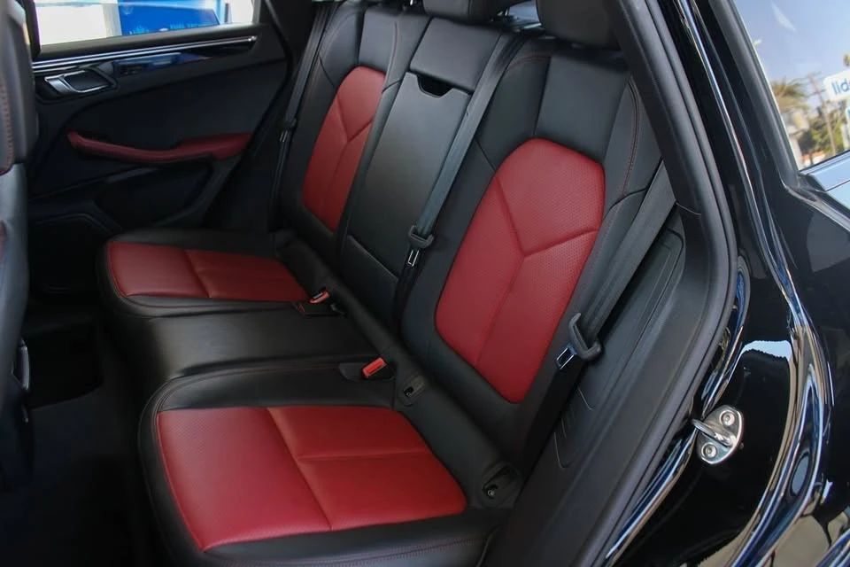 2019 Porsche Macan - Image 18 of 20