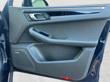 2019 Porsche Macan - Image 16 of 20