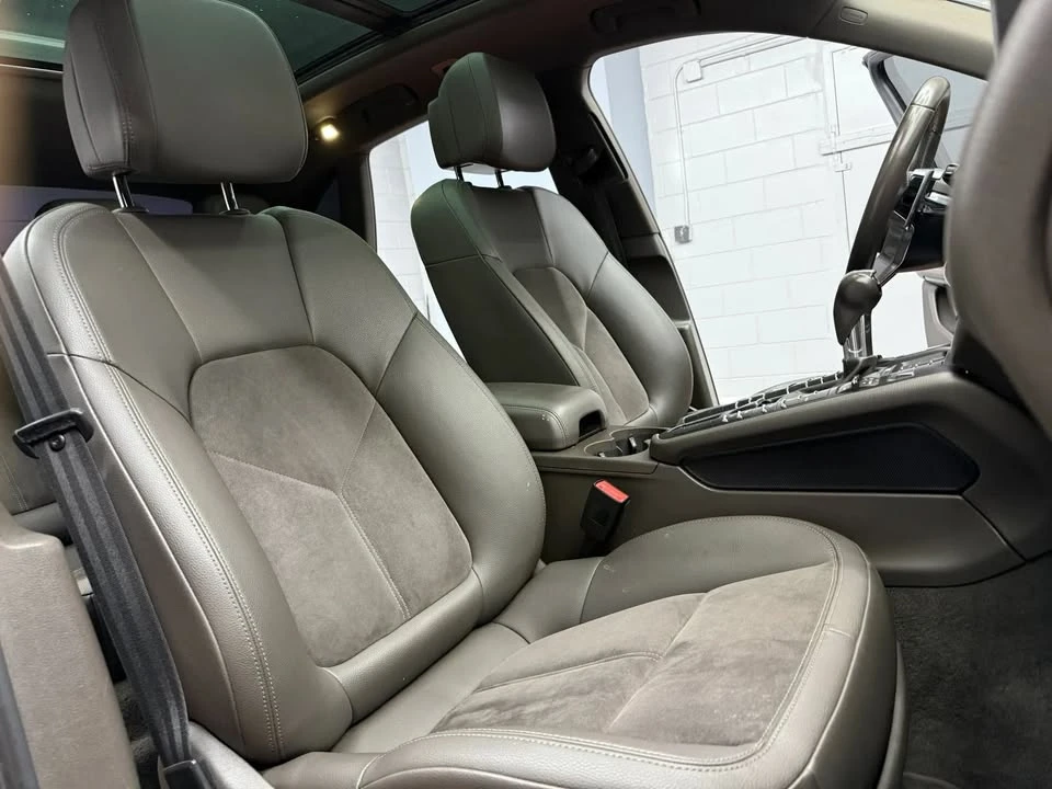 2019 Porsche Macan - Image 16 of 20