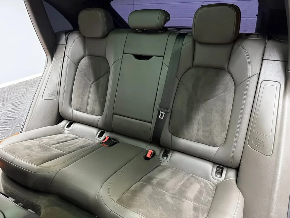 2019 Porsche Macan - Image 18 of 20