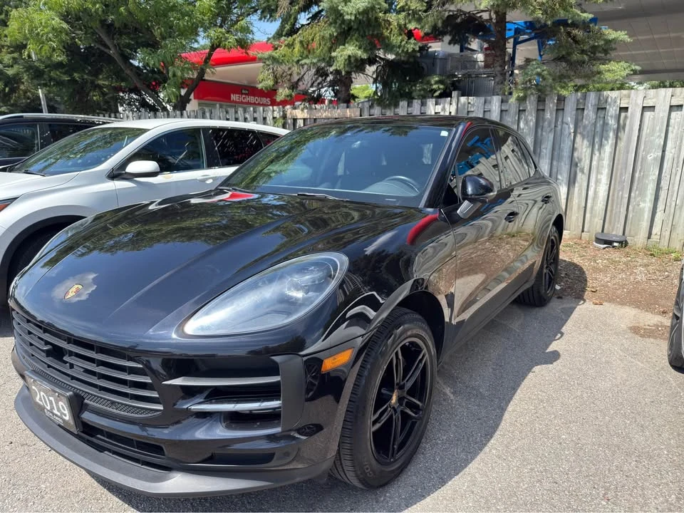 2019 Porsche Macan - Image 2 of 3