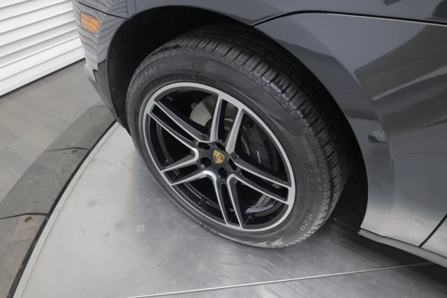 2019 Porsche Macan - Image 8 of 10