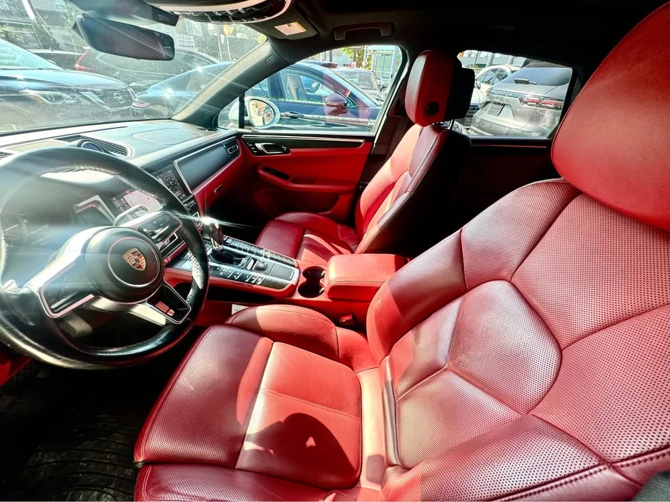 2019 Porsche Macan - Image 9 of 10