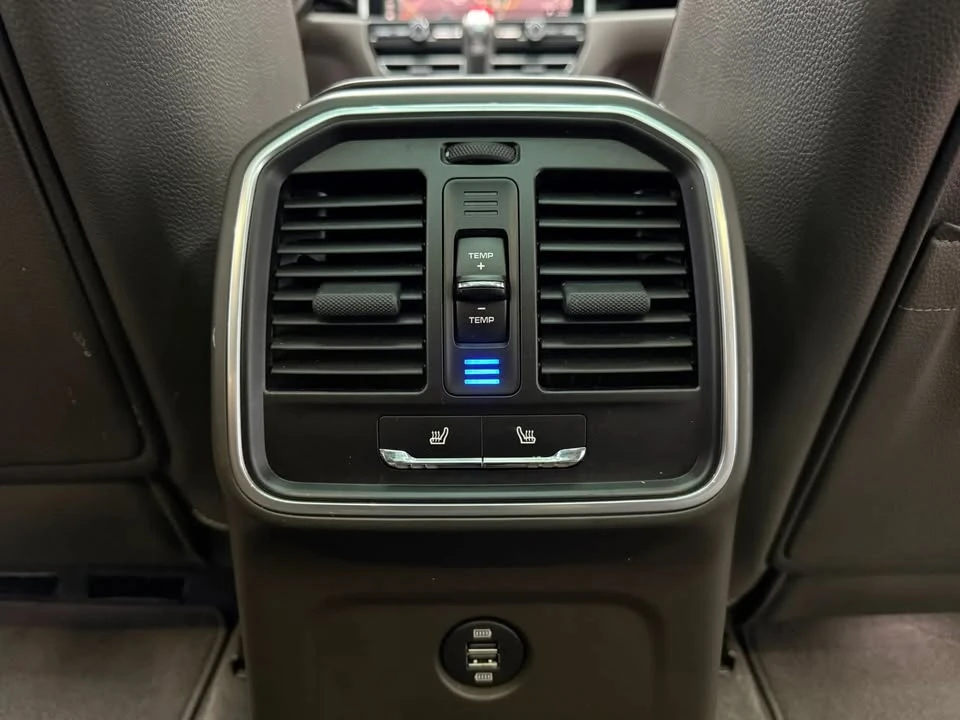 2019 Porsche Macan - Image 19 of 20