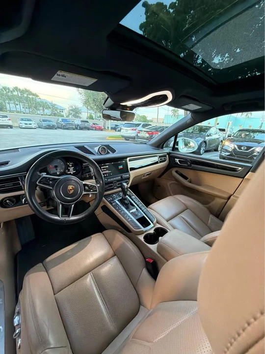 2019 Porsche Macan - Image 8 of 12