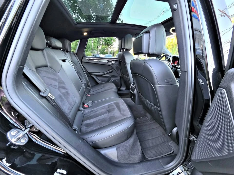 2019 Porsche Macan - Image 15 of 18