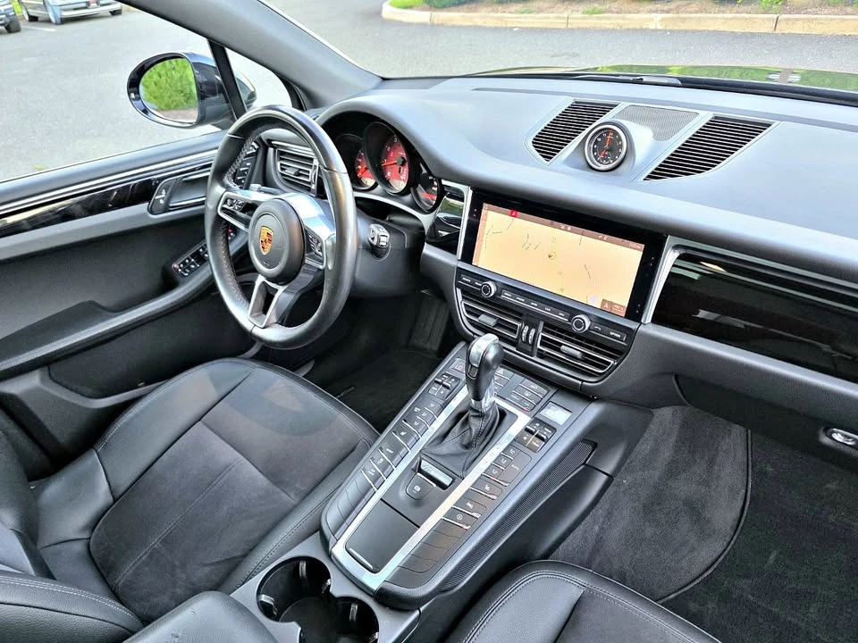 2019 Porsche Macan - Image 13 of 18