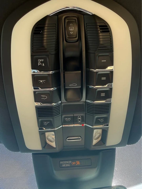 2019 Porsche Macan - Image 13 of 16