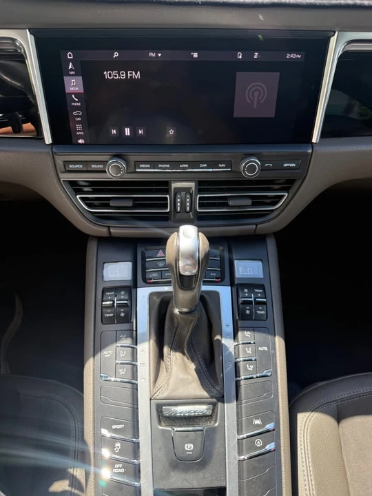 2019 Porsche Macan - Image 10 of 14