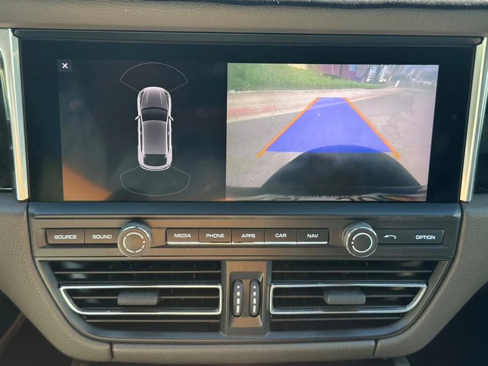 2019 Porsche Macan - Image 11 of 14