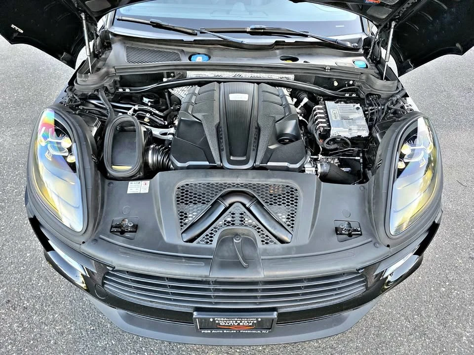 2019 Porsche Macan - Image 16 of 18