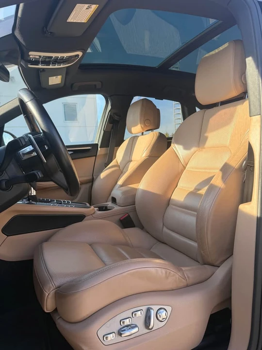 2019 Porsche Macan - Image 9 of 16