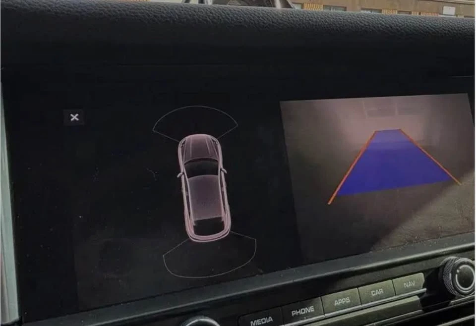 2019 Porsche Macan - Image 11 of 14