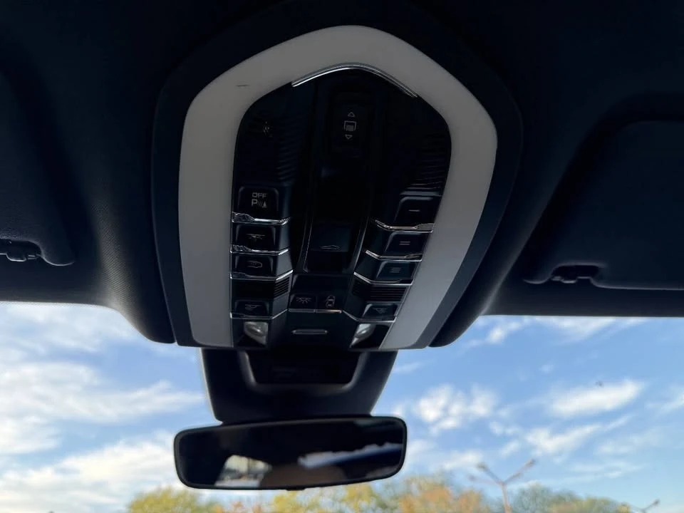 2019 Porsche Macan - Image 19 of 20