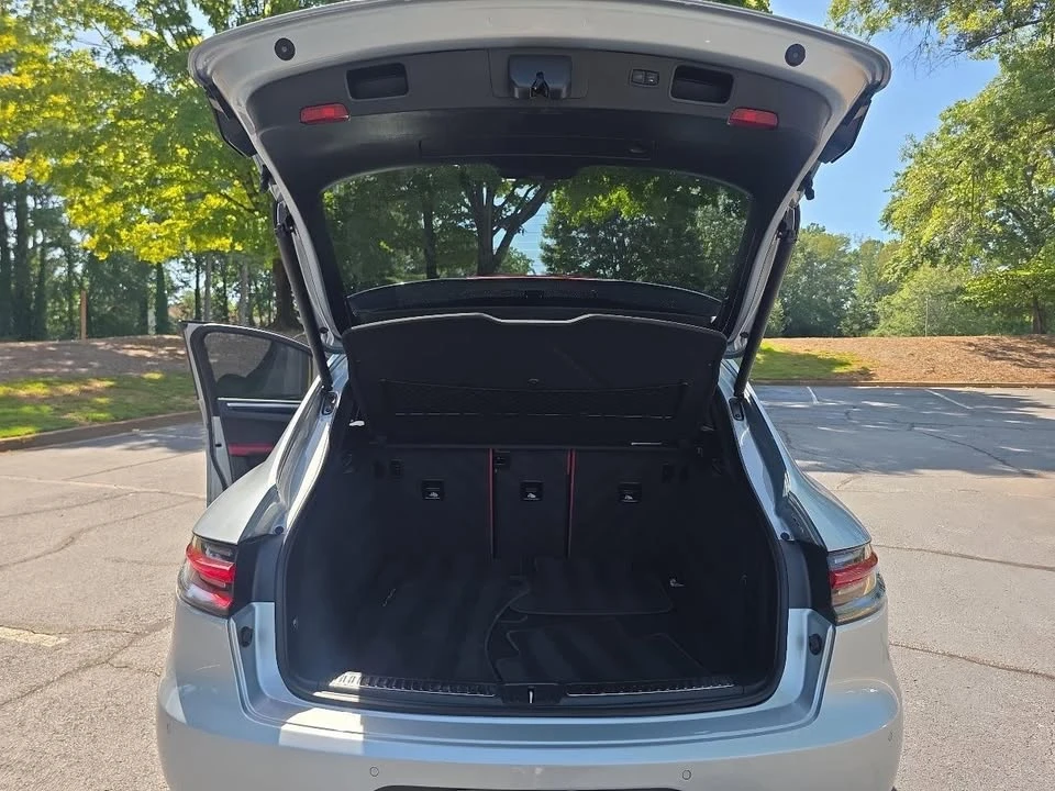 2019 Porsche Macan - Image 18 of 20