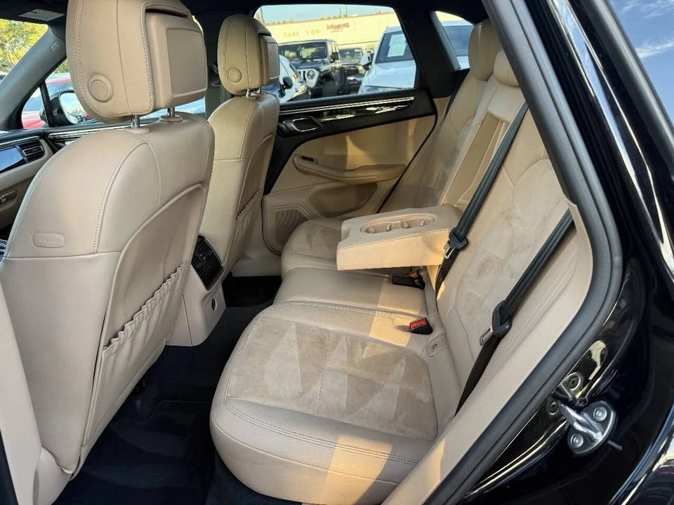 2019 Porsche Macan - Image 12 of 20