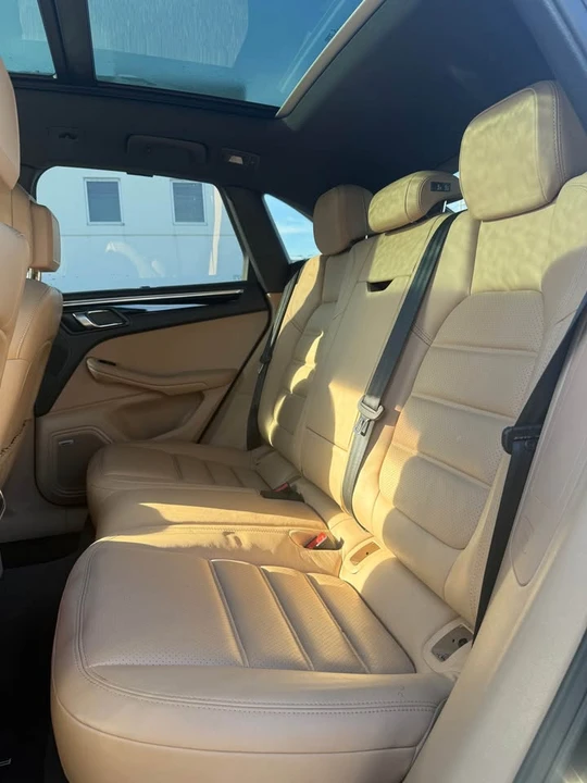 2019 Porsche Macan - Image 8 of 16