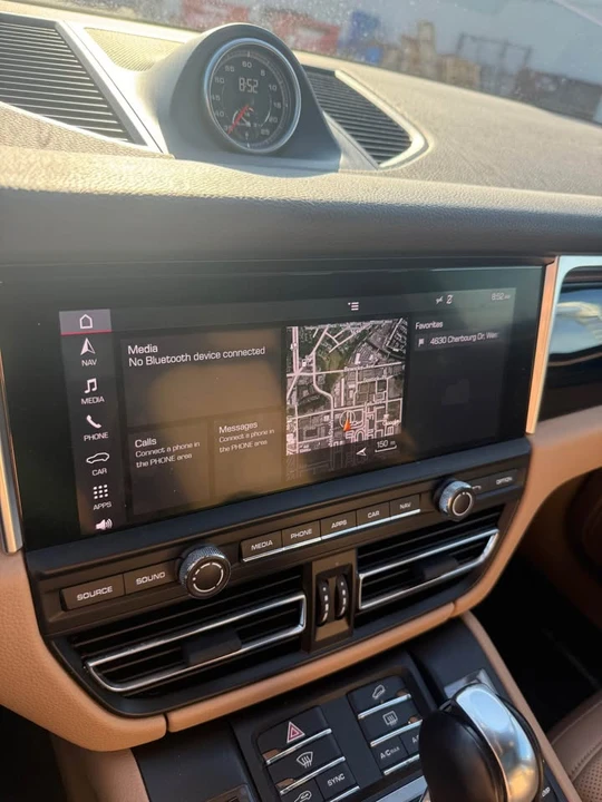 2019 Porsche Macan - Image 15 of 16