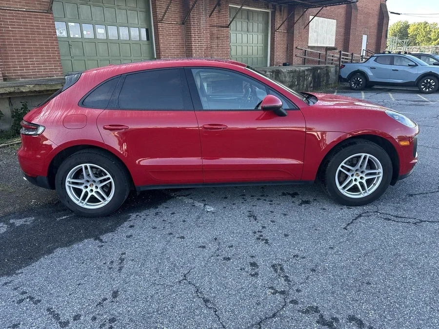 2019 Porsche Macan - Image 8 of 14