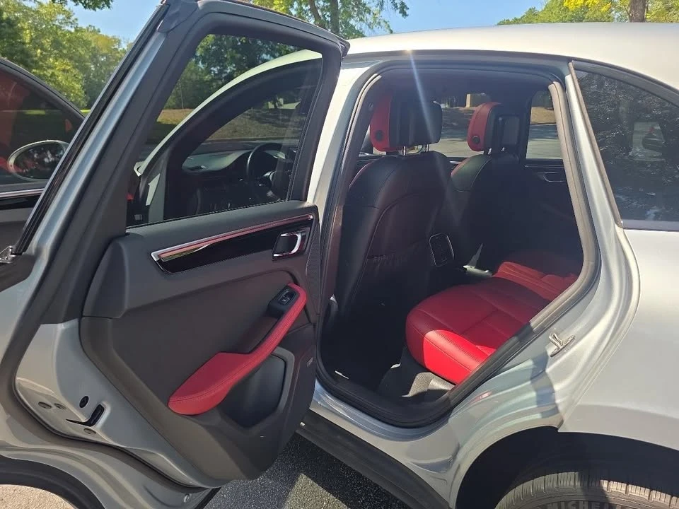 2019 Porsche Macan - Image 16 of 20