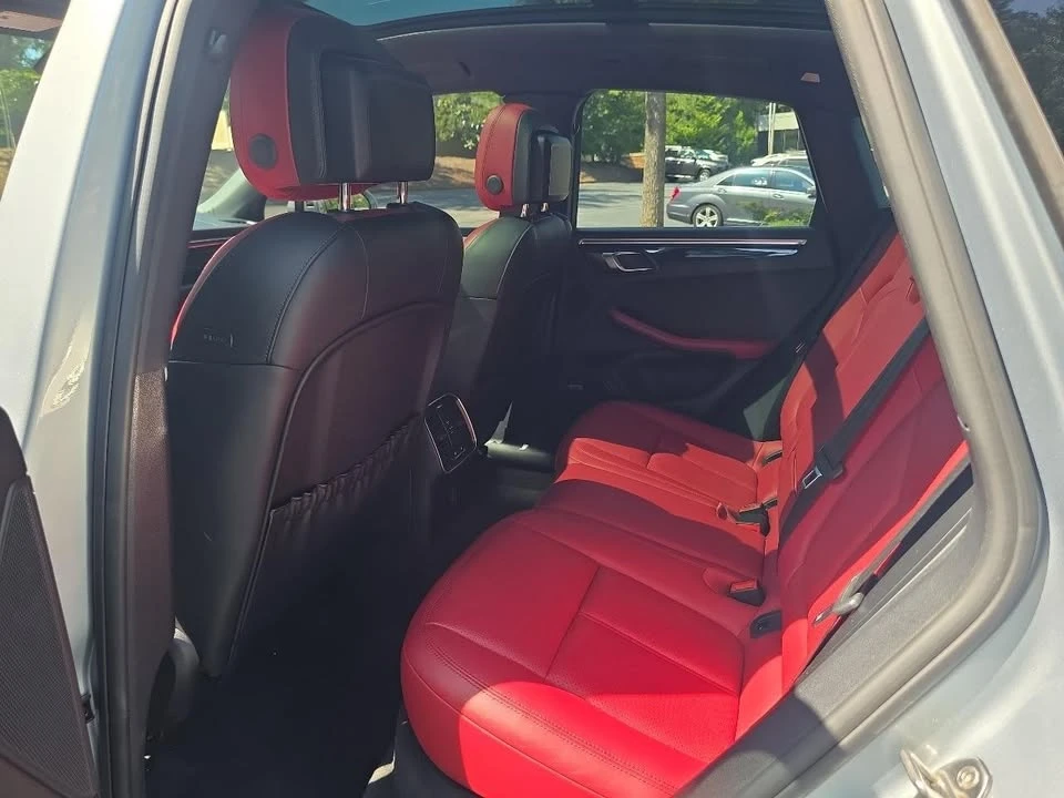 2019 Porsche Macan - Image 17 of 20