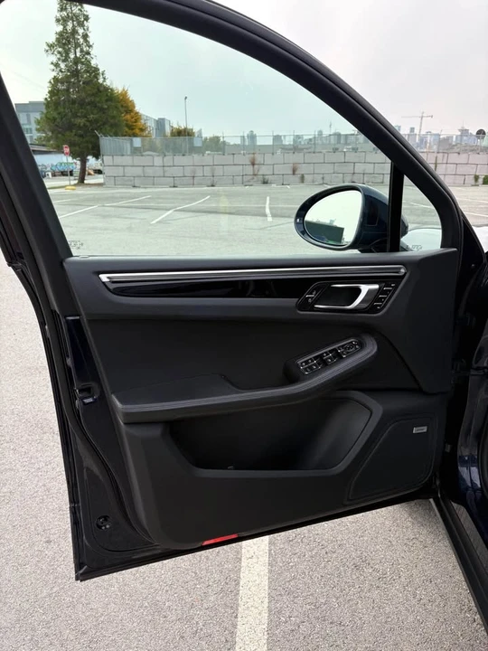 2019 Porsche Macan - Image 12 of 14