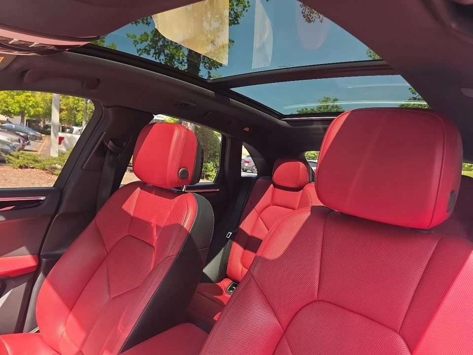 2019 Porsche Macan - Image 15 of 20