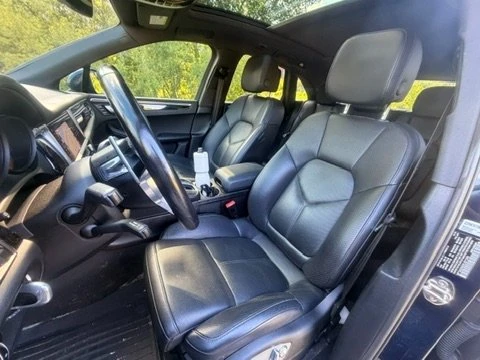 2019 Porsche Macan - Image 11 of 12