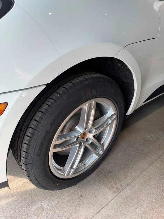 2019 Porsche Macan - Image 15 of 15