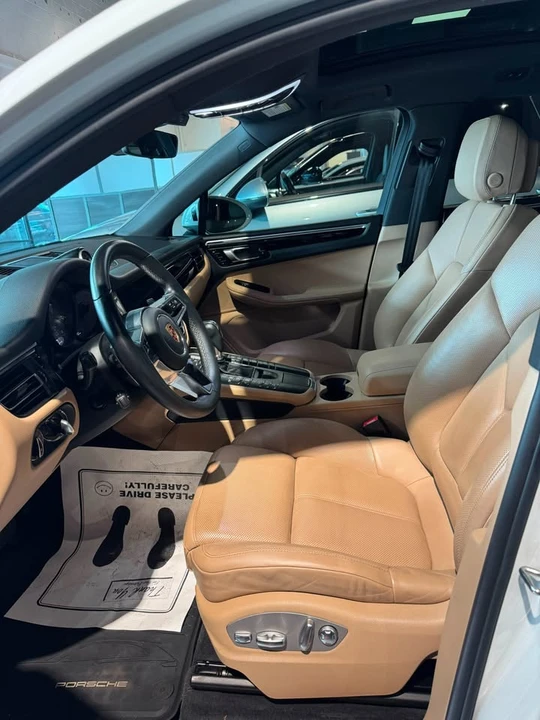 2019 Porsche Macan - Image 11 of 15