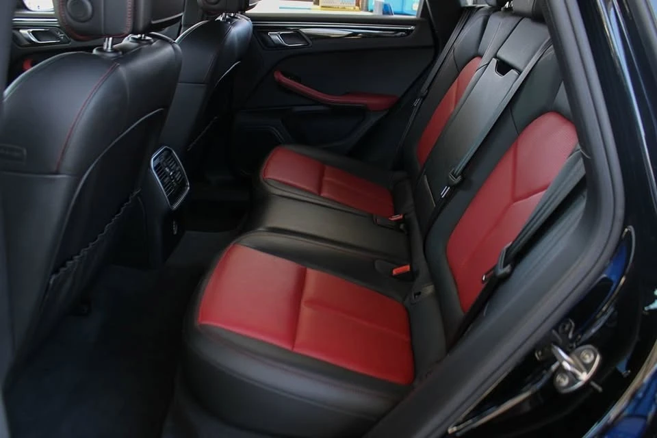 2019 Porsche Macan - Image 17 of 20