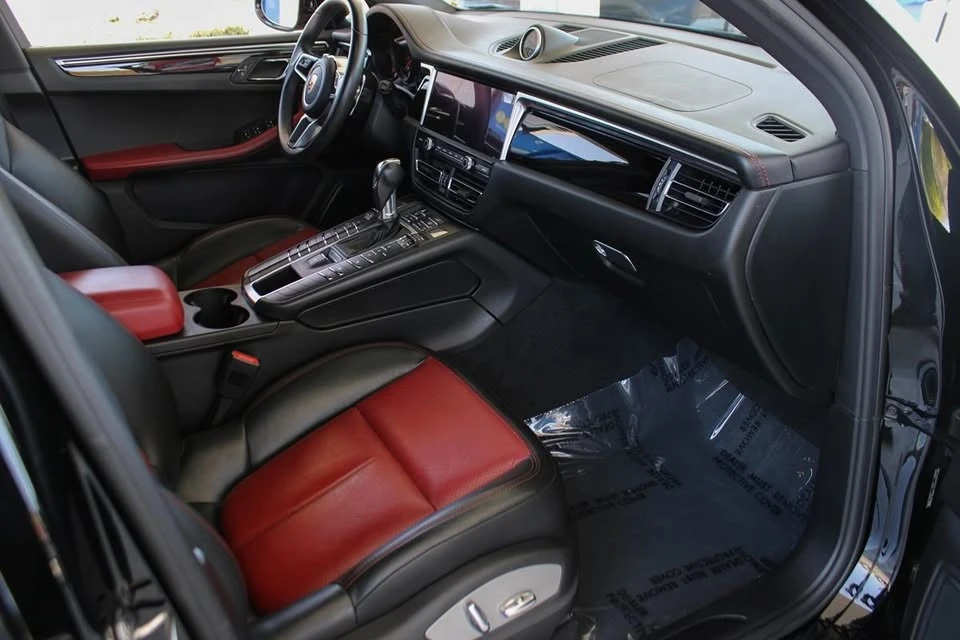 2019 Porsche Macan - Image 19 of 20