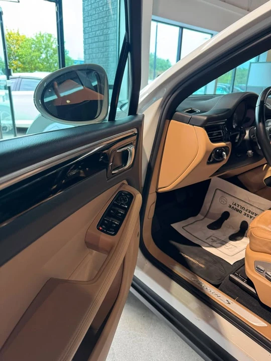 2019 Porsche Macan - Image 13 of 15