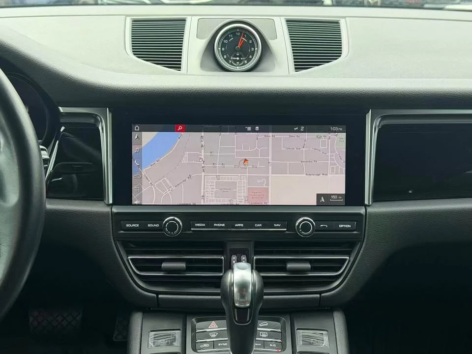 2019 Porsche Macan - Image 16 of 20