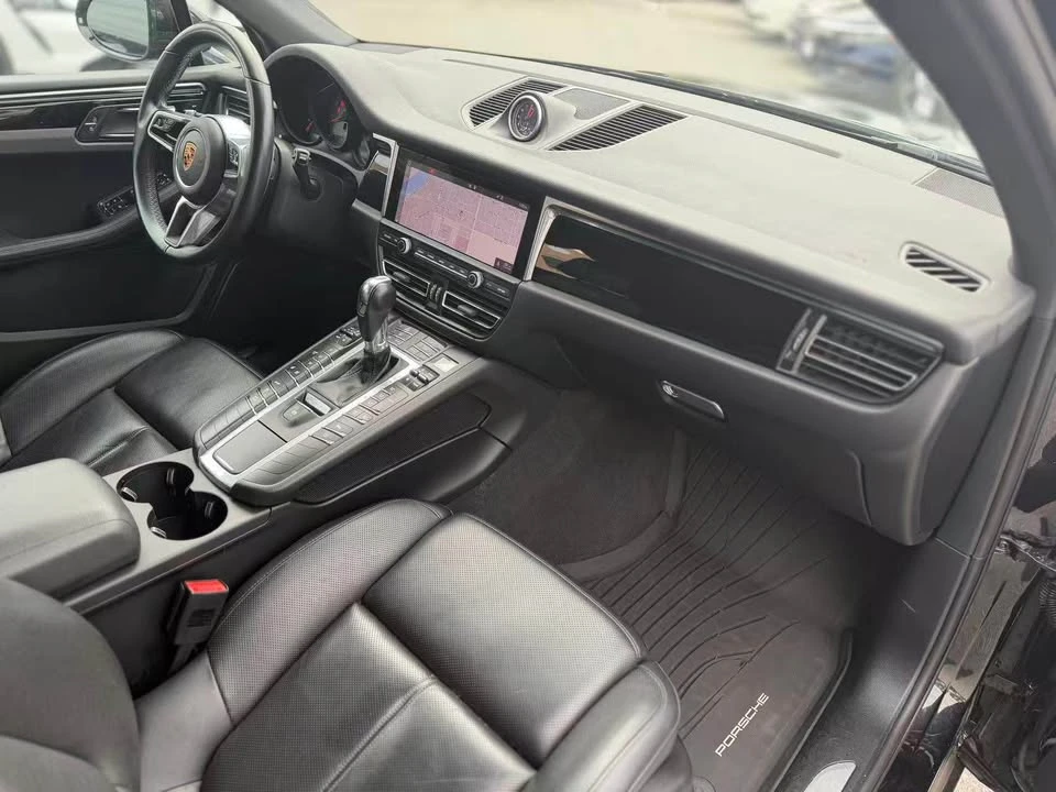 2019 Porsche Macan - Image 19 of 20